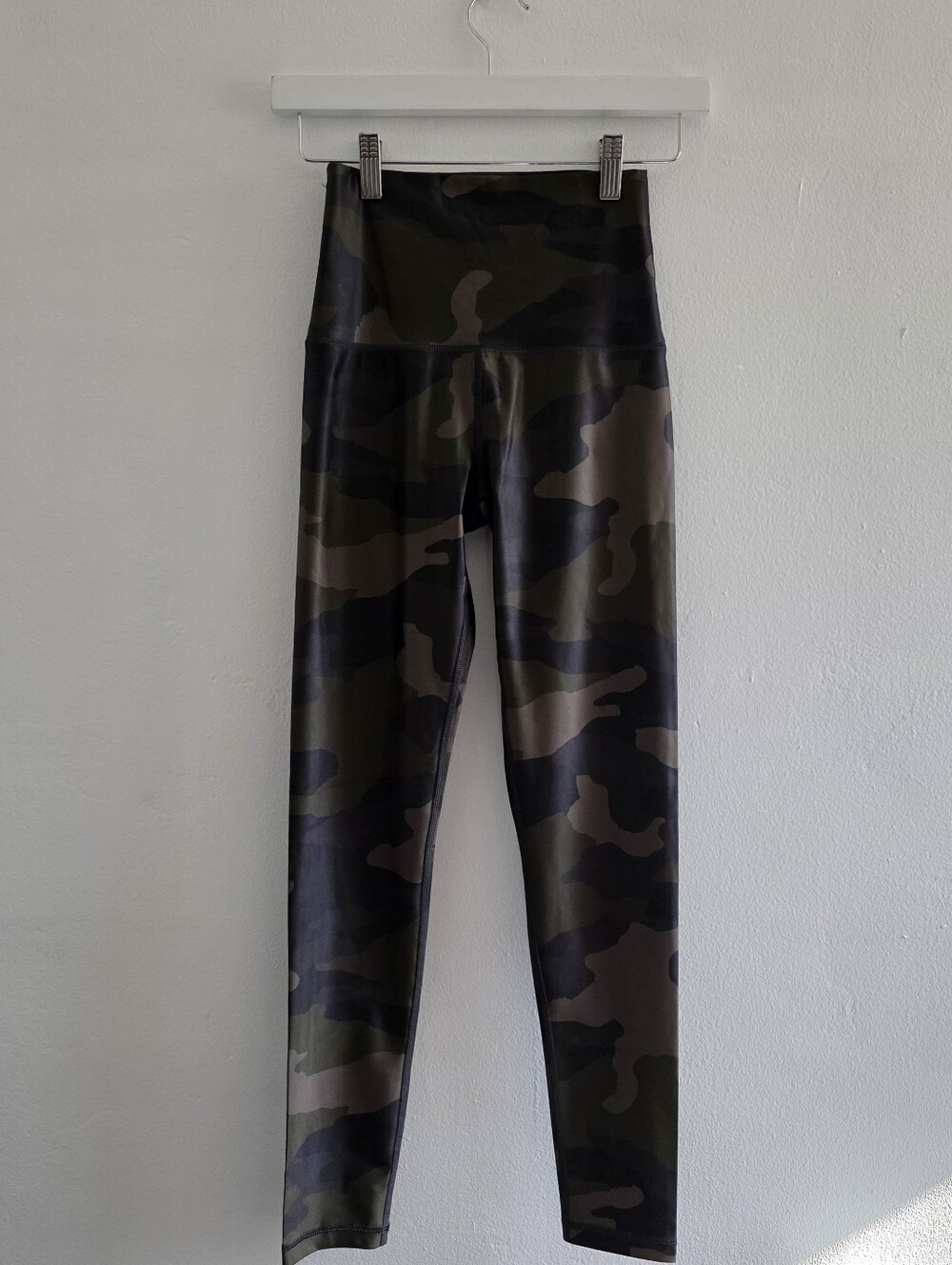 Offline By Aerie | NWOT Dark Green Camo High Waisted Leggings